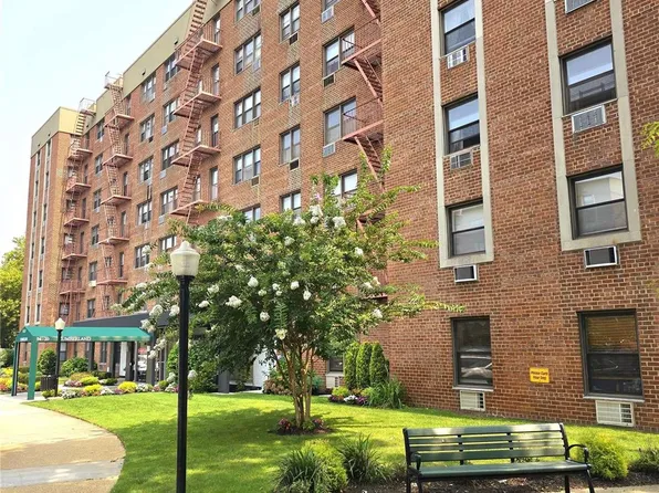 84-20 153rd  Avenue #2D, Howard Beach, NY 11414