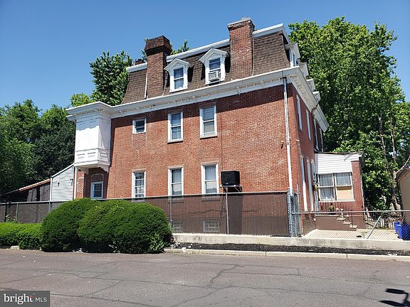5th image of 6729 Woodland Ave