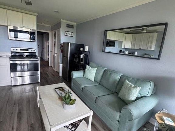 3rd image of 40 Folly Field Rd #229C