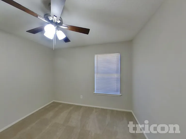 811 Young Dr — Photo 13