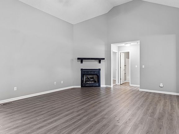 4th image of 264 Johns Dr