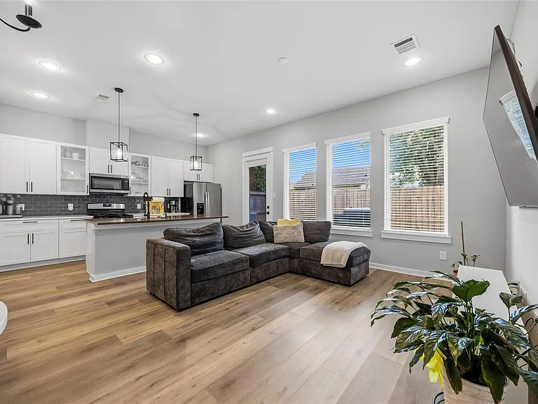 6723 Parker Oaks Ln — Photo 6