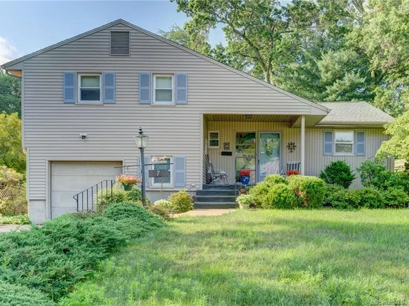 7 Carlyle Road, West Hartford, CT 06117