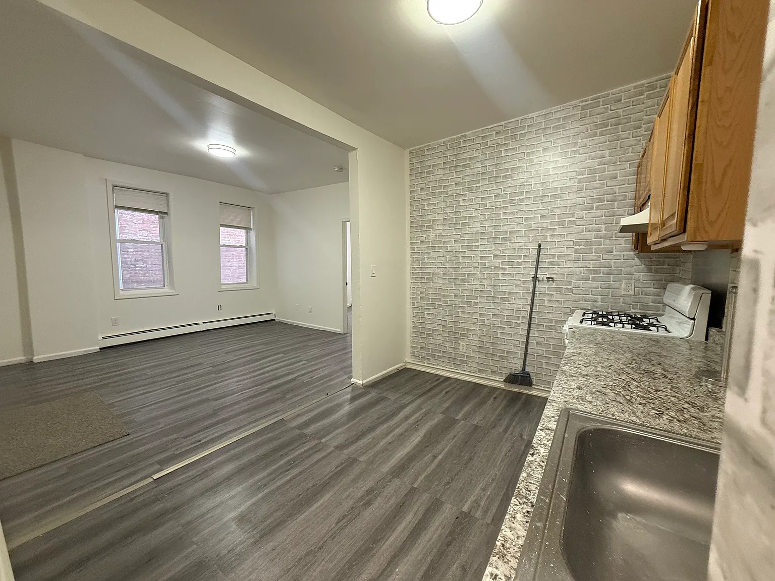 2 bed, 500 sqft, $1,800 — Photo 4