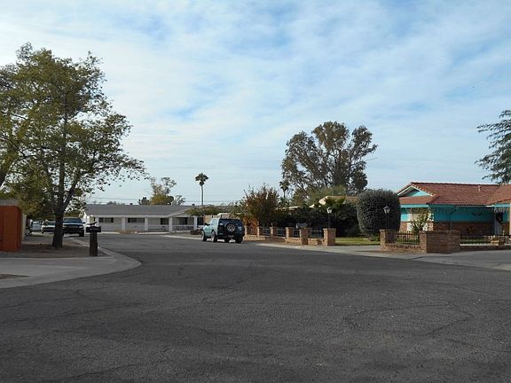 4th image of 1260 E Delano Dr