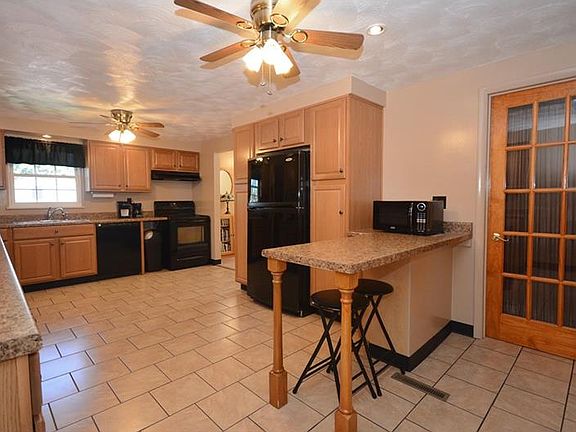 2nd image of 104 Aberdeen Dr