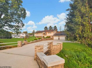 330 Brookhaven Rd, Morgantown, WV 26508