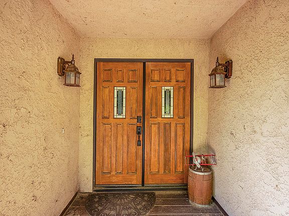 2nd image of 14994 Sunnydale Dr