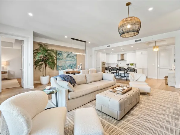 1125 Central Ave #562, Naples, FL 34102