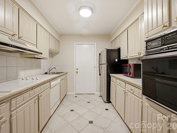4th image of 4735 Hedgemore Dr
