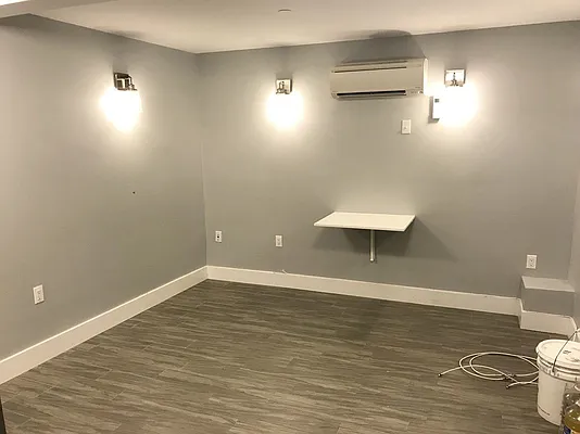 Rented by Tapiro Realty | media 8