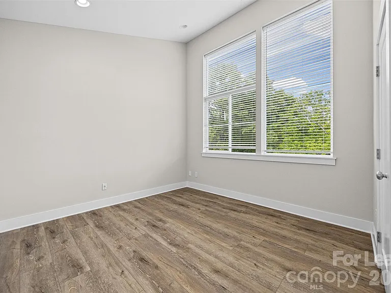 840 E 18th St #C — Photo 18