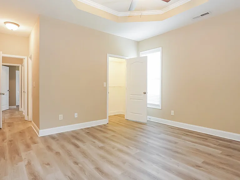 4493 Canterbury St — Photo 12