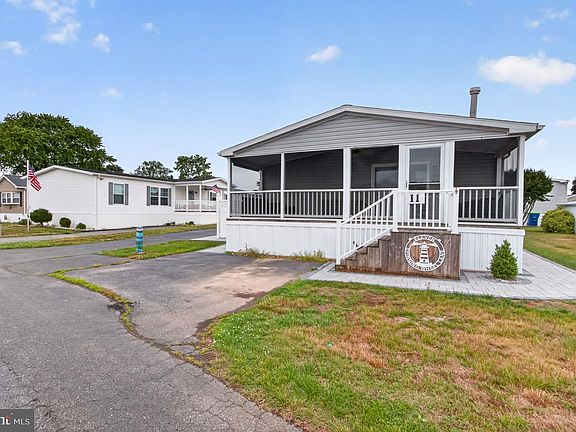 2nd image of 11 Spinning Wheel Ln