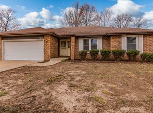 2057 S Butterfly Ave, Springfield, MO 65807