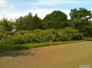 1095 Ryder Farm Ln, Orient, NY 11957