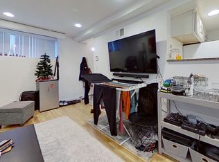 Garden Level Lakeview Two Bedroom, Chicago, IL 60657