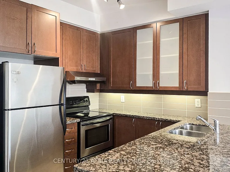 57 Upper Duke Cres #311D — Photo 18