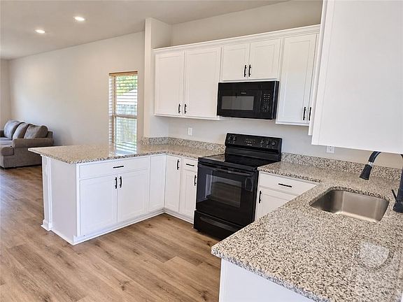 5th image of 41676 Whisper Woods Rd
