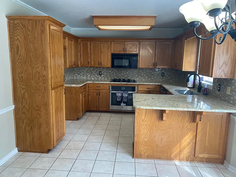 6008 Applegate Cir — Photo 5