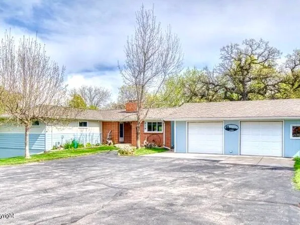 318 E Sewell St, Sundance, WY 82729