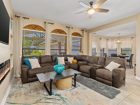4th image of 18707 Dellhaven Ln