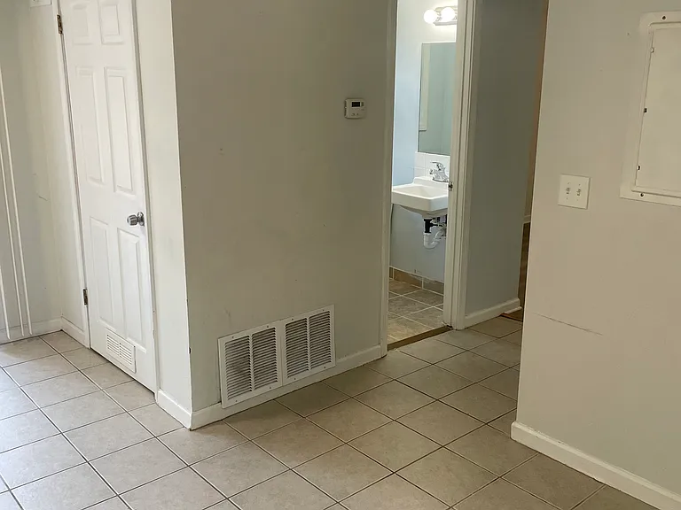 4475 Longley Ln — Photo 22