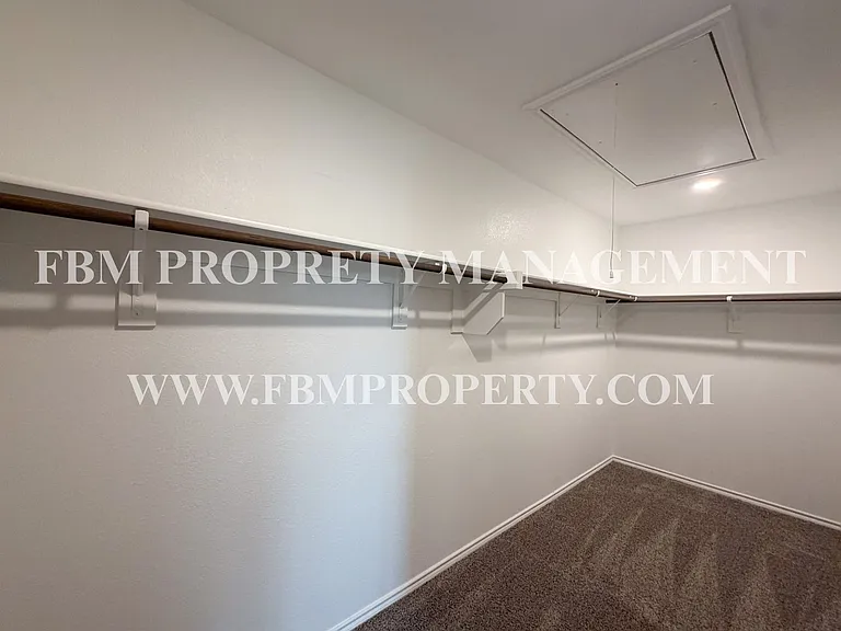 329 Thoroughbred St — Photo 20