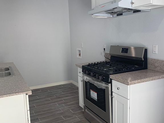 2nd image of 423 N Chandler Ave #C