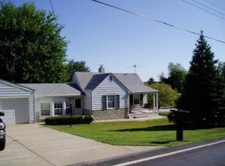 326 Summit Rd, Fenton, MO 63026