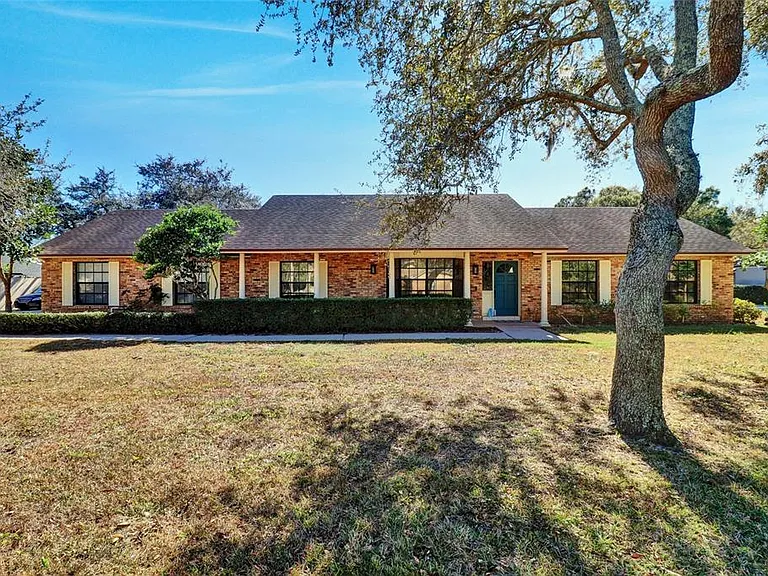 4318 Woodtree Ln — Photo 2