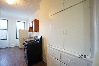 Rented by Rennit Inc.