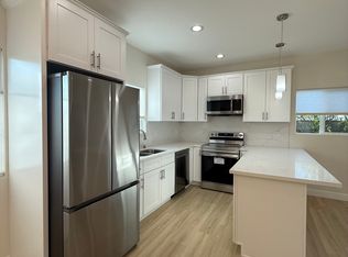 6717 N Atoll Ave, North Hollywood, CA 91606