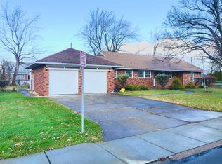 100 Tudor Rd, Cheektowaga, NY 14215