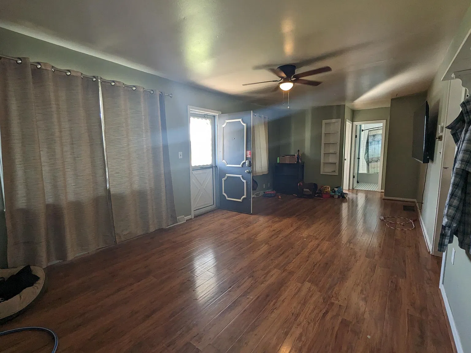 4 bed, 1354 sqft, $1,700 — Photo 3