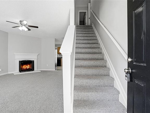 3rd image of 6816 Mahonia Pl