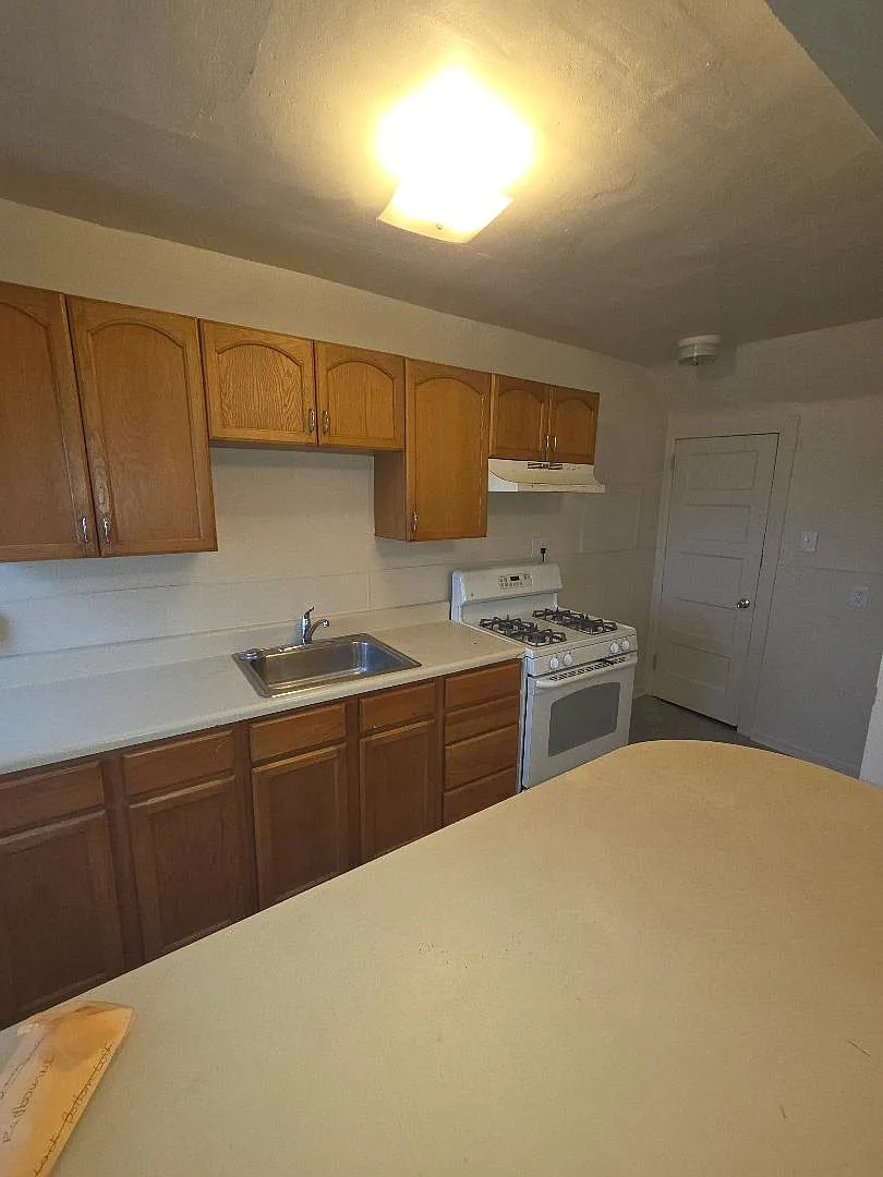 3 bed, 1064 sqft, $1,700 — Photo 4