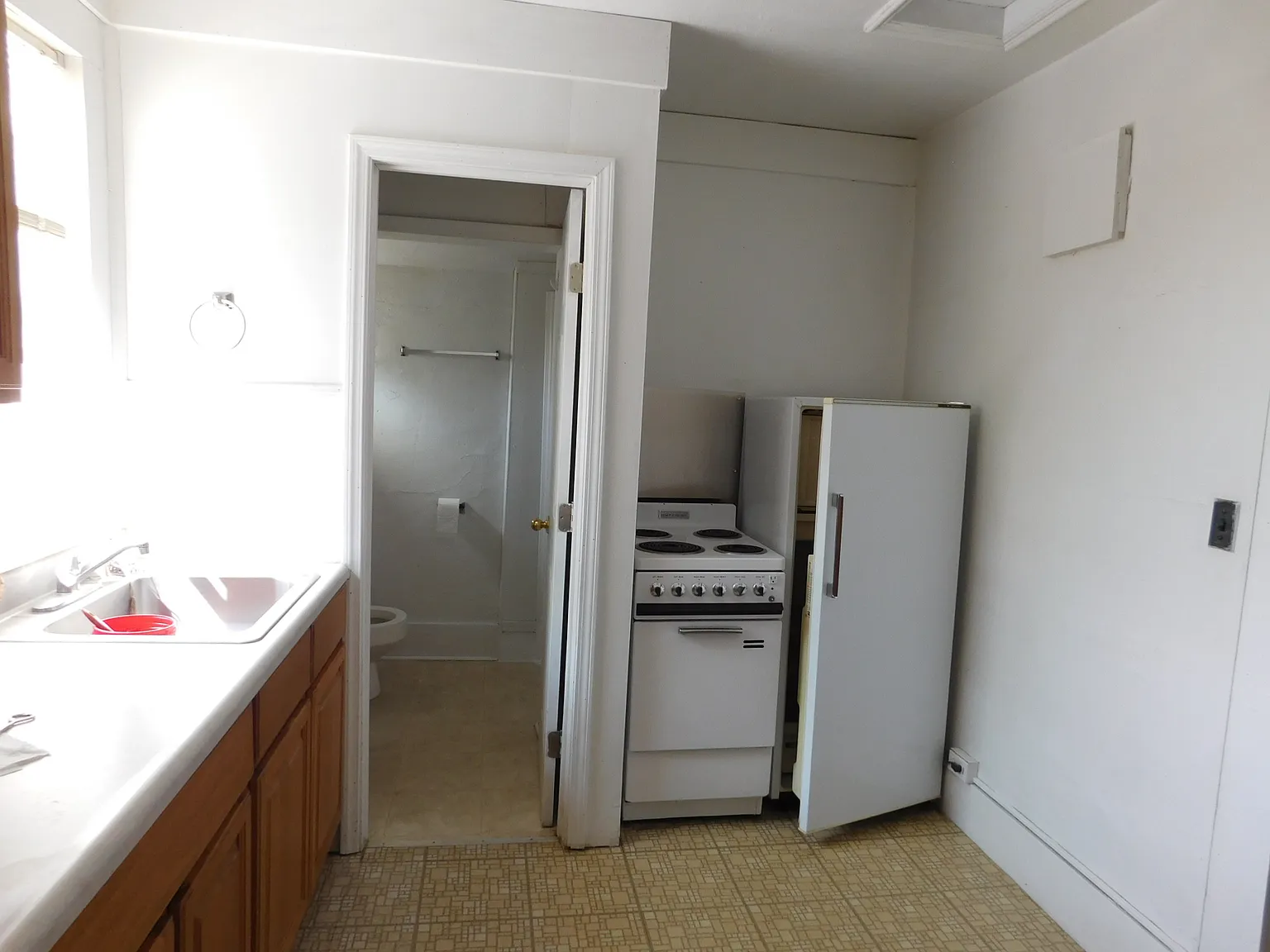 Studio, 400 sqft, $650 — Photo 2