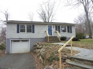 41 Woodside Dr, West Milford, NJ 07480