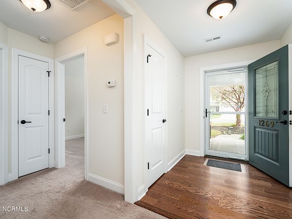 3rd image of 1269 Clancy Drive NE