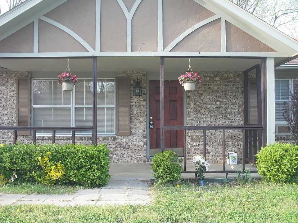 1st image of 310 SW 10th St