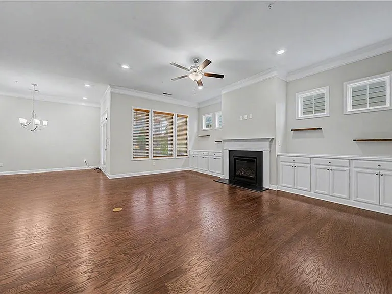 165 Mansfield Dr — Photo 5