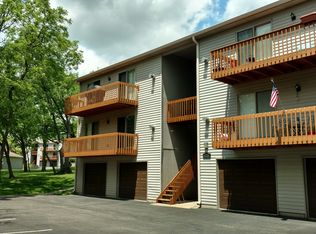 375 Woodridge Cir UNIT C, South Elgin, IL 60177