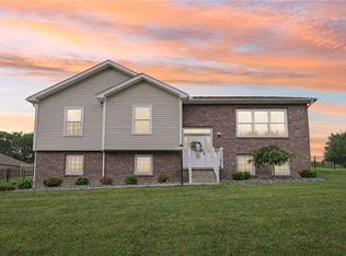 196 Weathervane Dr, Slippery Rock, PA 16057