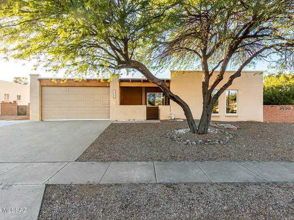 1520 S Abrego Dr, Green Valley, AZ 85614