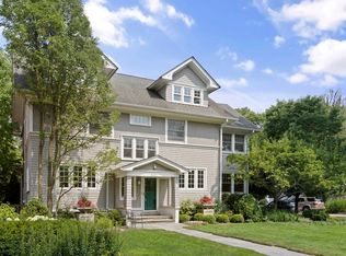 2401 Pioneer Rd, Evanston, IL 60201