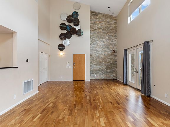 4th image of 837 E 17th Ave APT 2L