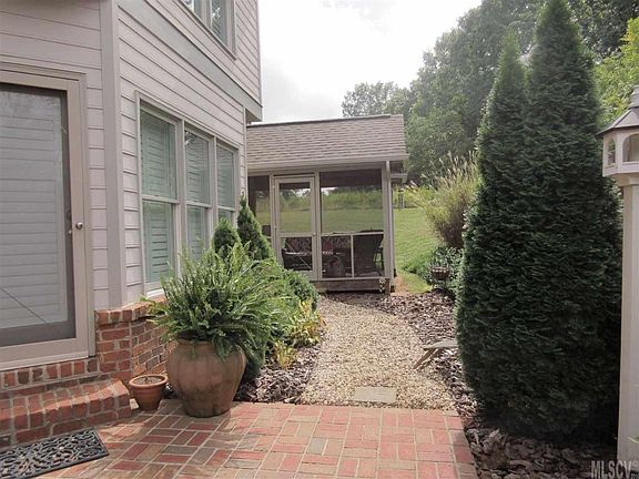 3rd image of 4330 1st Street Dr NW
