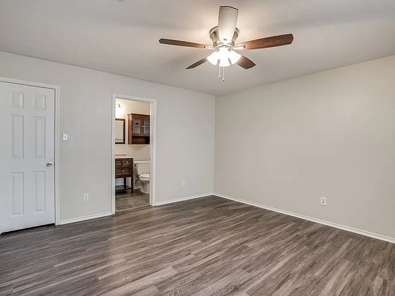 9405 Rowlands Sayle Rd — Photo 9