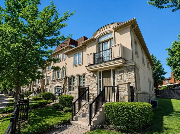 131 Robert Speck Pkwy, Mississauga, ON L4Z 0A6